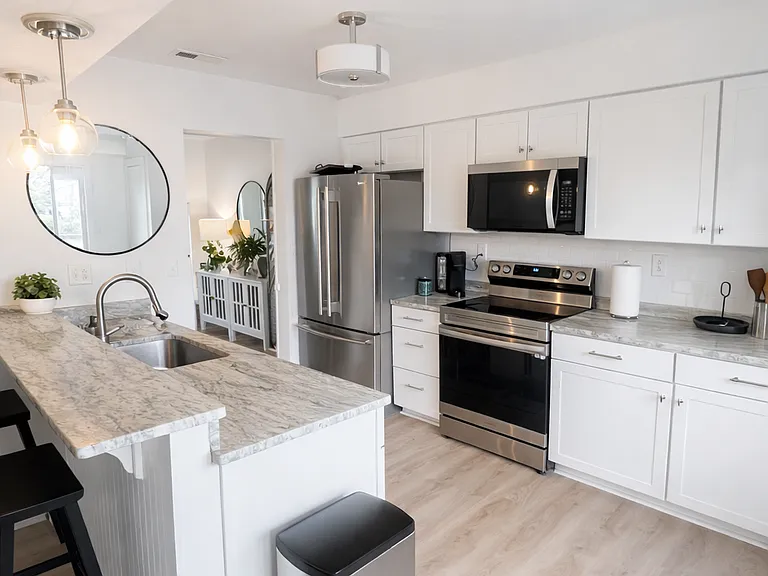 Newly remodeled with new appliances, cabinets, and granite countertops