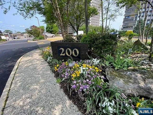 200 Winston Dr APT 209 photo 1
