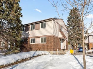 2276 Orient Park Dr #48, Ottawa, ON K1B 4Z7
