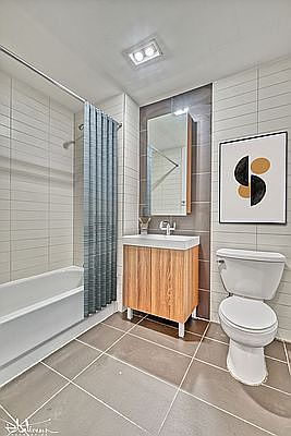 5th image of 116 John St APT 1609