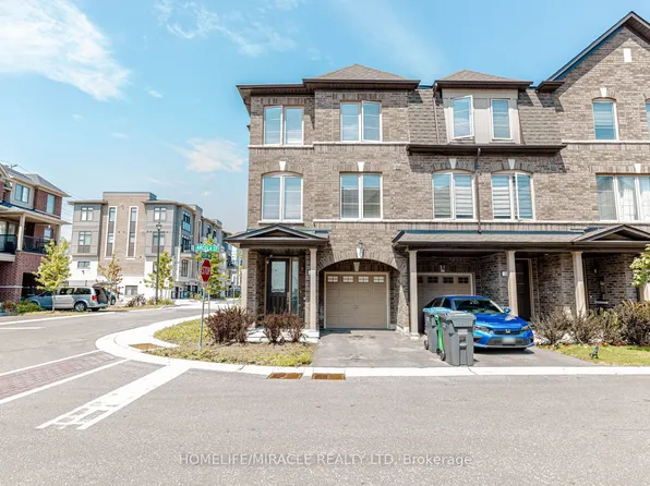 32 Arcola St, Brampton, ON L6P 4N7