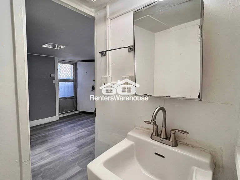 732 19th St #7 — Photo 5