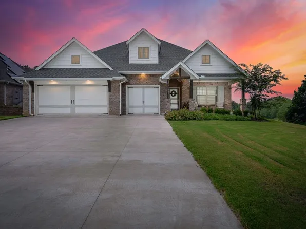 8700 Stark St, Edmond, OK 73007