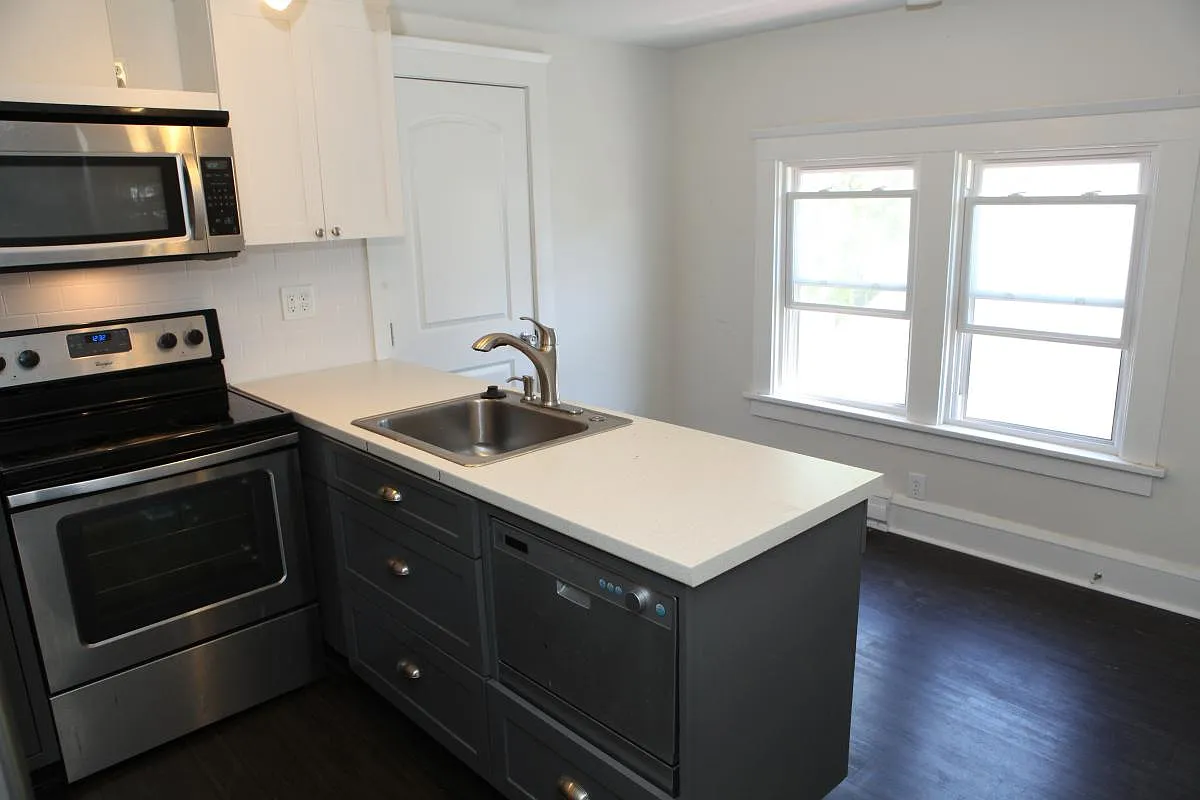 6406 Bradley Ave — Photo 2