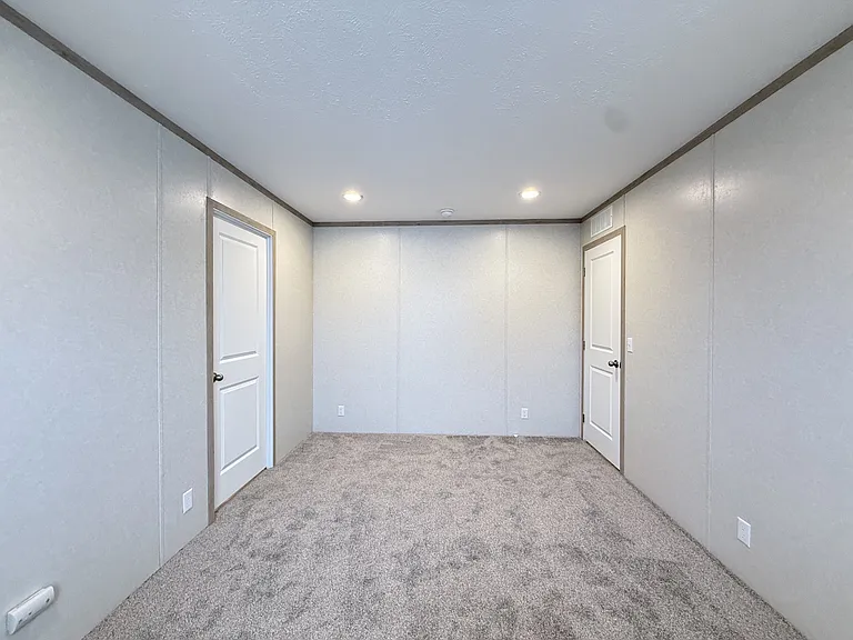 29800 Guilford Cir #124 — Photo 10
