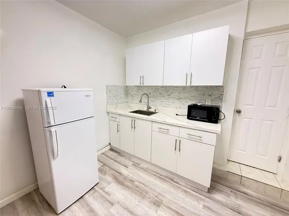 840 N 70th Way, Hollywood, FL 33024