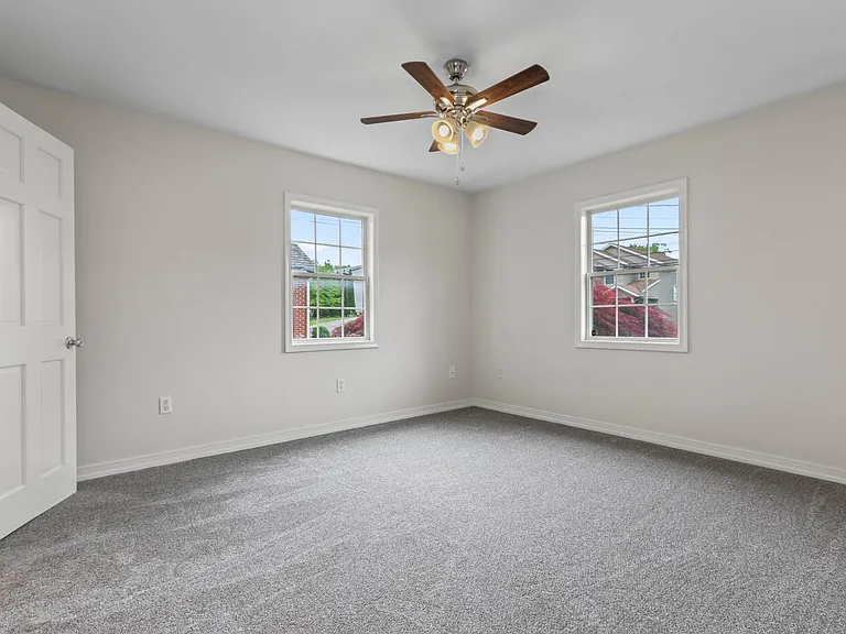 2037 Brown St — Photo 10