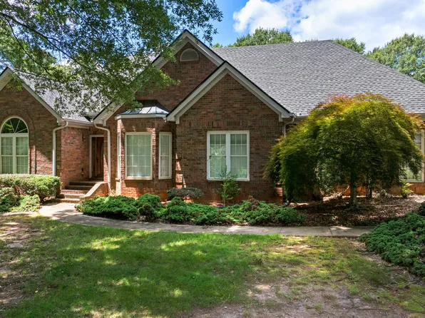 100 Moonview Pl, Fayetteville, GA 30215