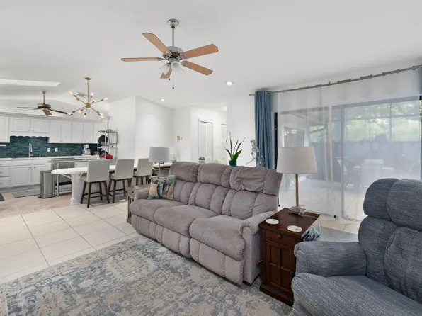 1433 Captains Walk #18d, Fort Pierce, FL 34950