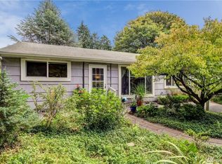 10320 Roosevelt Way NE, Seattle, WA 98125