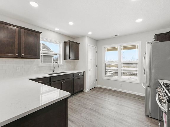 2nd image of 303 Latigo Ln