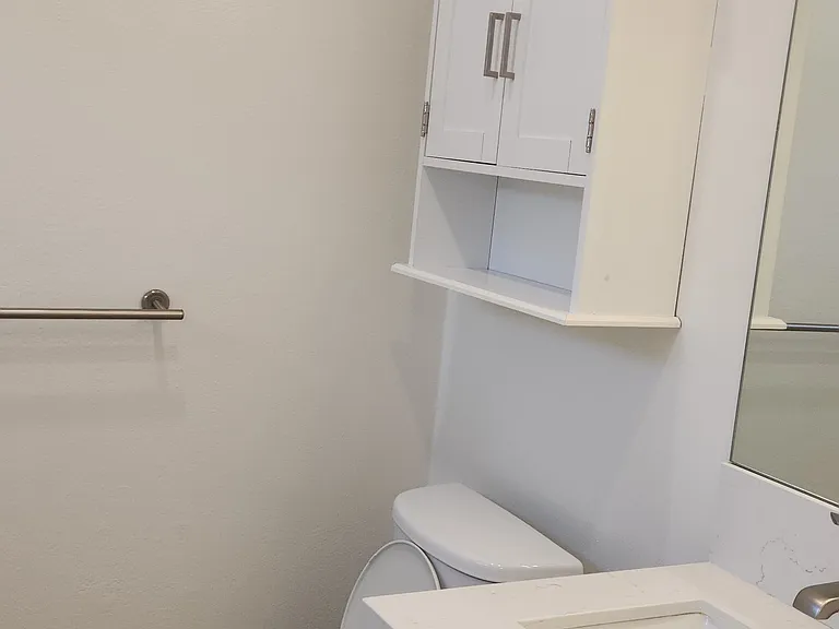 Sherman Pines Apartments — Photo 36