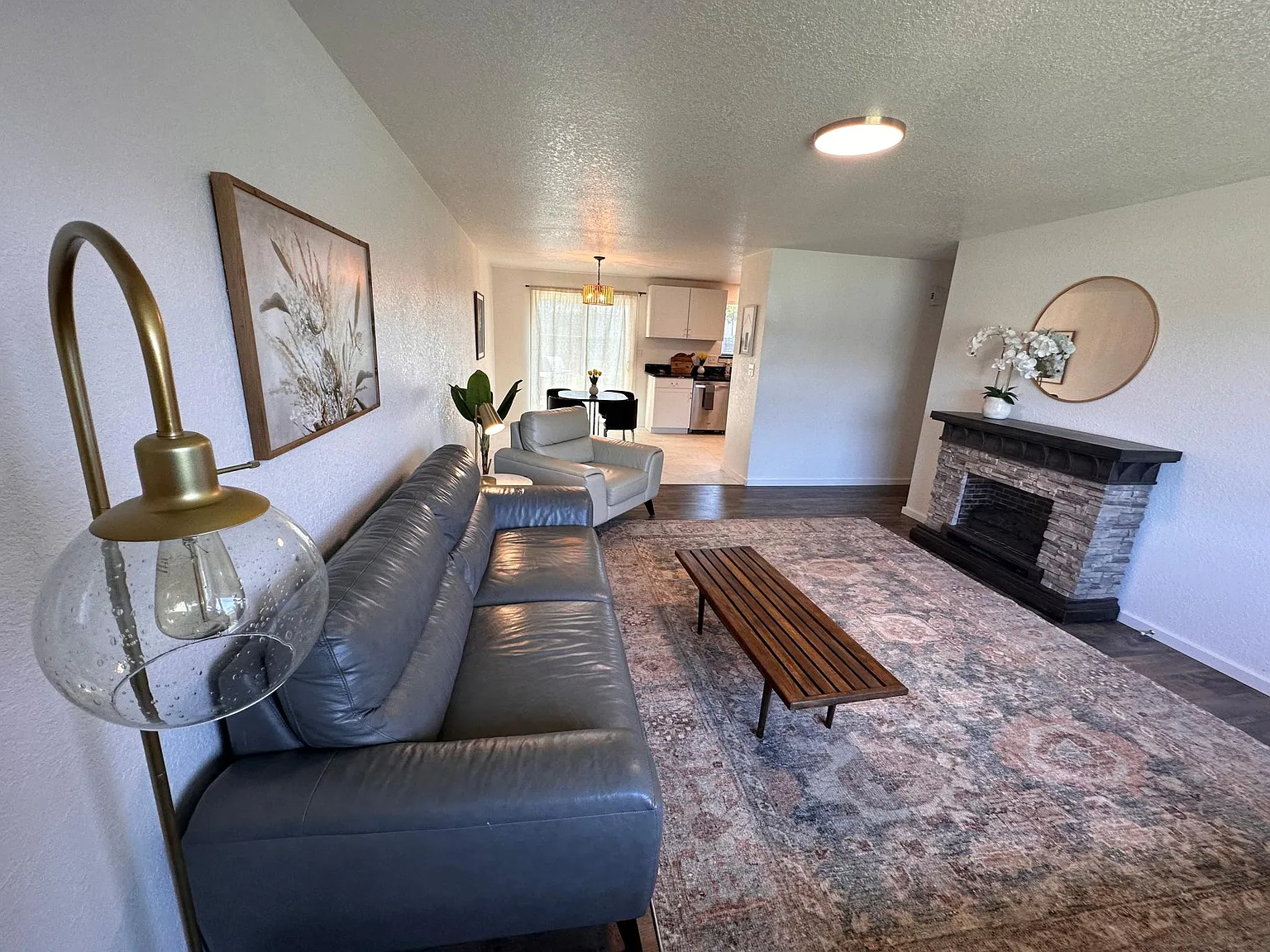 3 bed, 1268 sqft, $2,600 — Photo 3