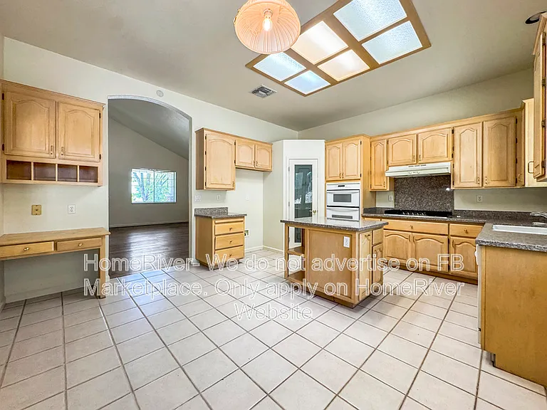 2128 Topham Ct — Photo 6