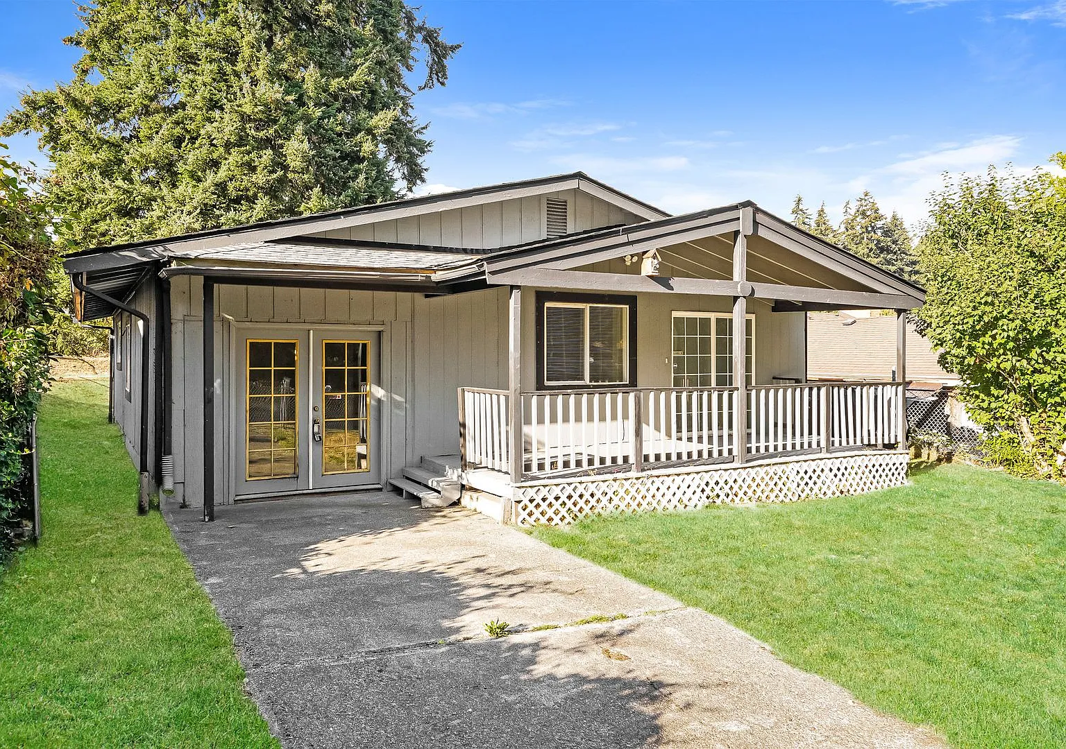 Inviting East Tacoma Home with Spacious Yard — Photo 2