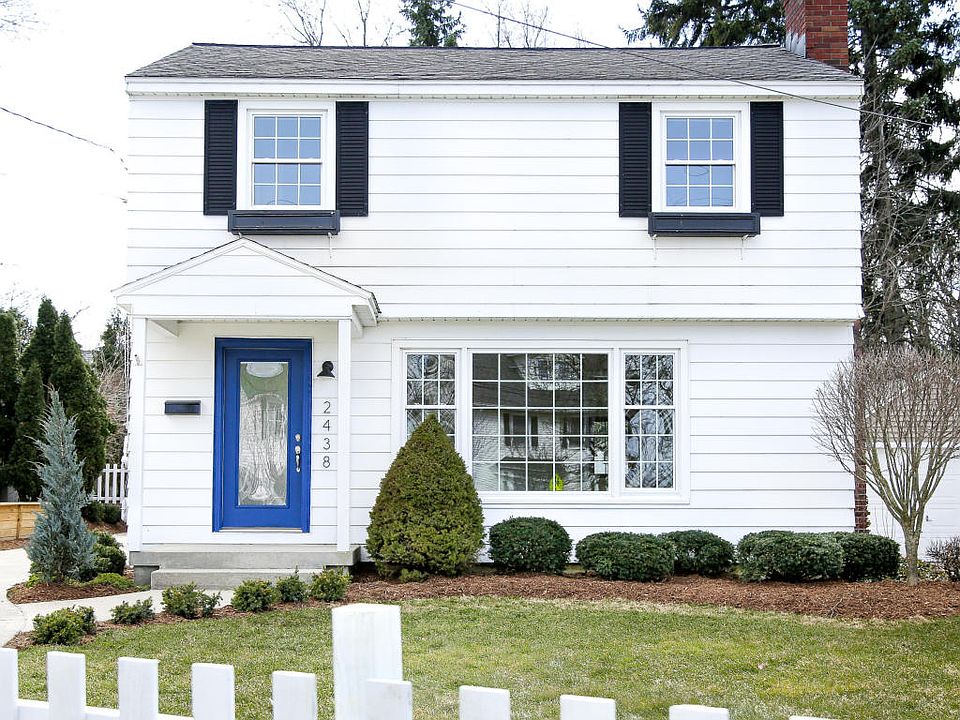 1st image of 2438 Lake Dr SE