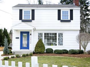 2438 Lake Dr SE, East Grand Rapids, MI