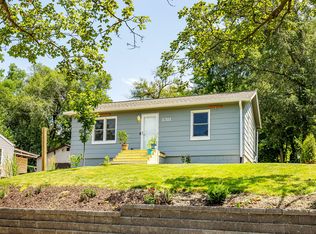 1311 E 33rd Ct, Des Moines, IA 50317