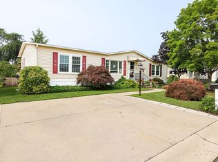 704 Sable Ln, Mount Laurel, NJ 08054