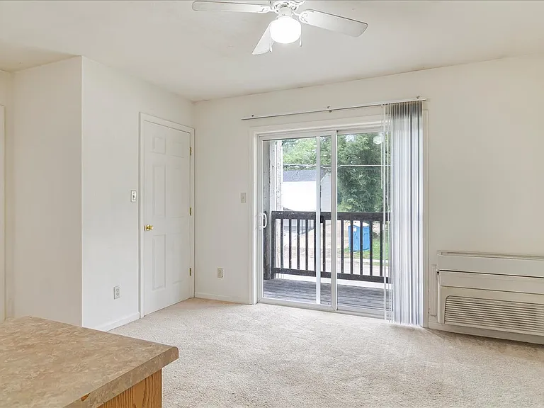 720 E Culton St #I — Photo 4