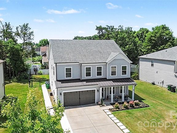 2nd image of 11140 Comiskey Ln