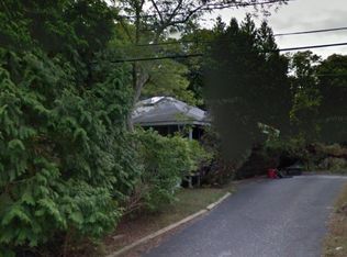 24 Hand Ln, Amagansett, NY 11930