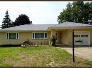 141 Bielak Rd, Orchard Park, NY 14127