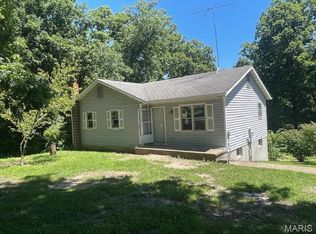 19284 Old Five Rd, Versailles, MO 65084