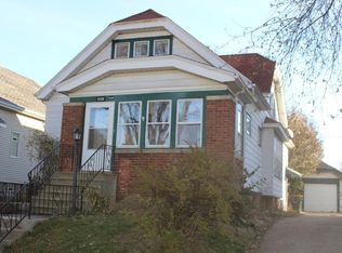 2120 N 62nd St, Wauwatosa, WI 53213