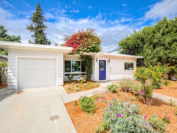 4th image of 908 Patricia Ave