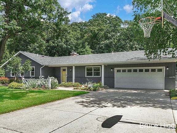 2nd image of 9685 Alfred Pl