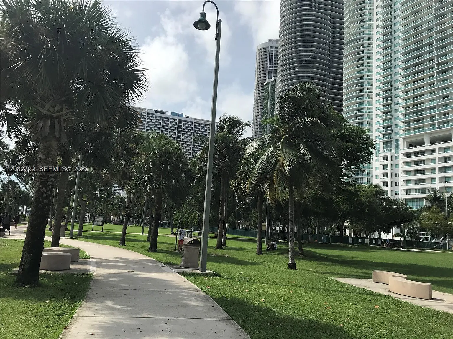 1800 Club Condo — Photo 3