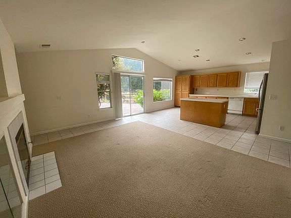 5th image of 760 Knight St