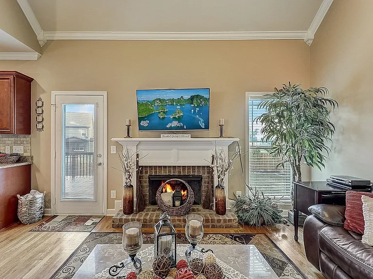 6040 Sanmar Dr — Photo 3