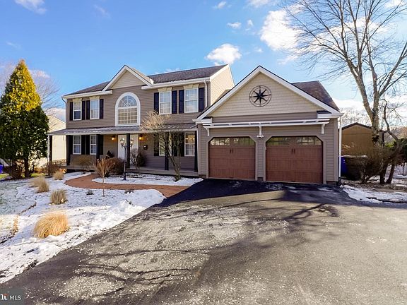 3rd image of 1233 Woodhill Dr