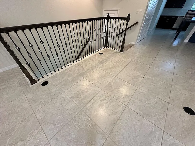 527 Piazza Point — Photo 17
