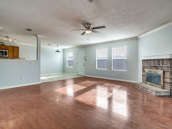 5th image of 1519 Englewood Dr