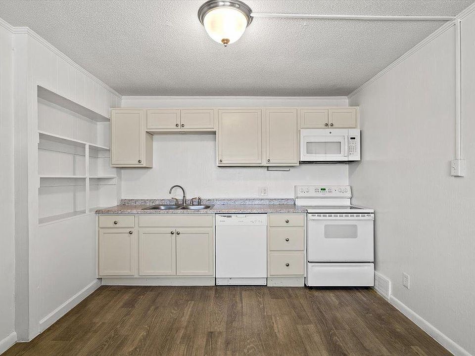 1st image of 2807 Merriam Ln