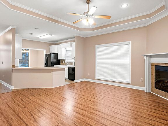 4th image of 15 Bridgefield Ct