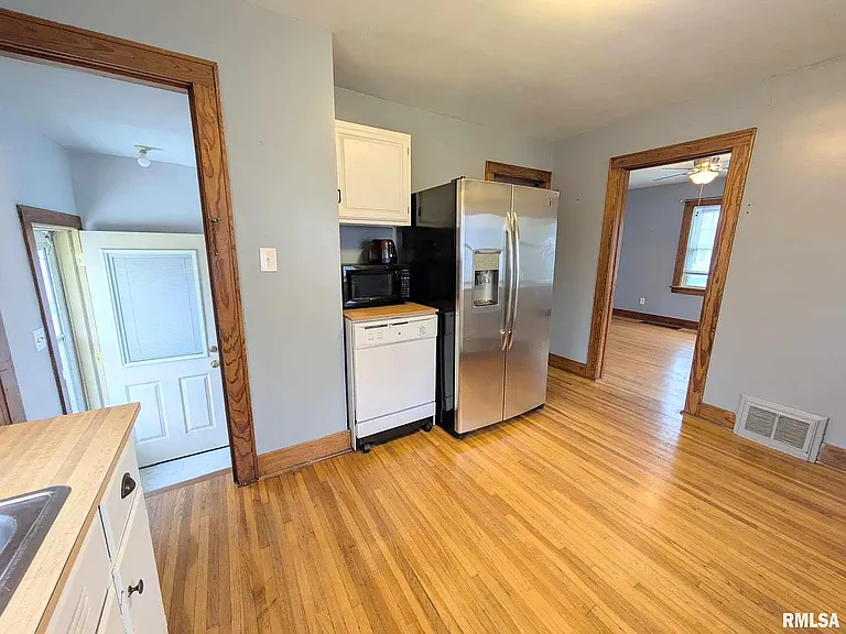 304 Redbud Dr — Photo 15