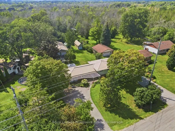 171 Aikins Rd, Quinte West, ON K8R 0A7