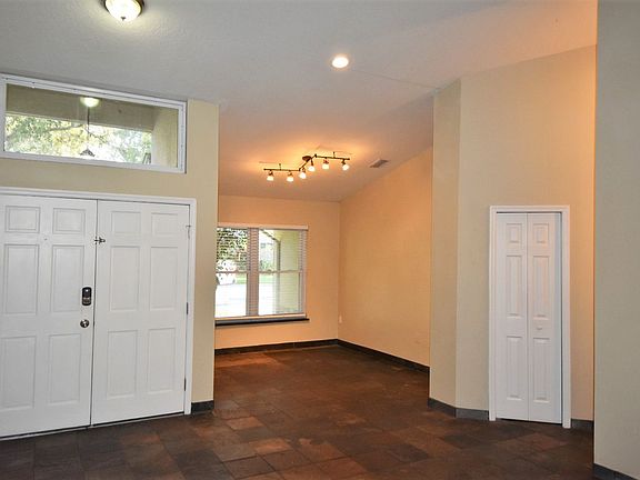 3rd image of 4971 Klosterman Oaks Blvd