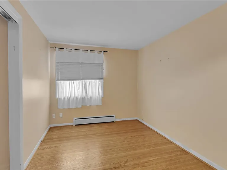 116 Segsbury Rd — Photo 37