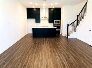 9919 Hennings St, Irving, TX 75063