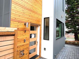 1317 N 44th St #F, Seattle, WA 98103