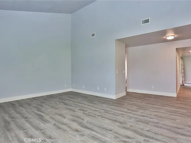613 Lytle St — Photo 3