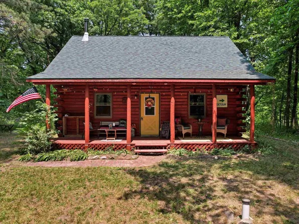 3118 2nd Court, Oxford, WI 53952