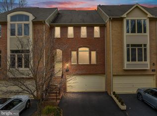 11537 Hemingway Dr, Reston, VA 20194