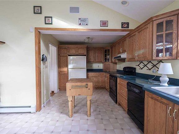 5th image of 308 Collington Dr