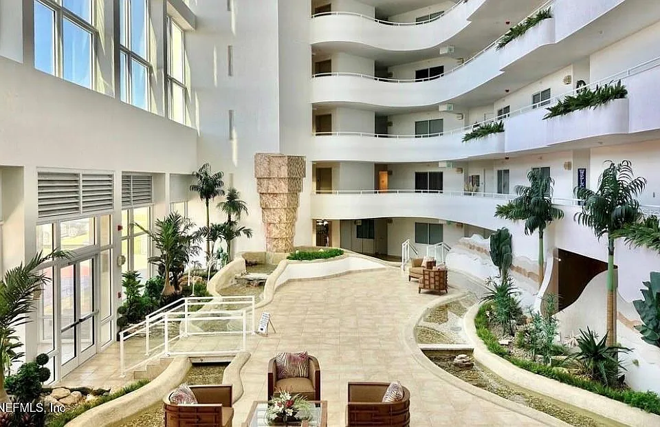 2545 Atlantic Ave #206